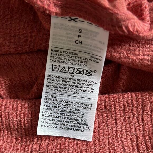 NWT Old Navy Oversized Top. 3/4 bell sleeves. Size Small - Picture 5 of 5